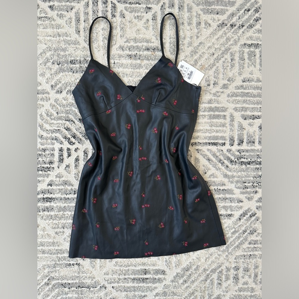Pull&Bear Black Floral Dress size M new with tag